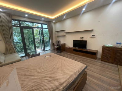 Chau Long Street, Vietnam  Chau Long Street, Vietnam