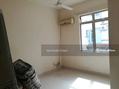 Taman kipark puchong semi D 3 storey corner house, Malaysia Taman kipark puchong semi D 3 storey corner house, Malaysia