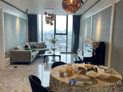 D’. Le Roi Soleil, Vietnam D’. Le Roi Soleil, Vietnam