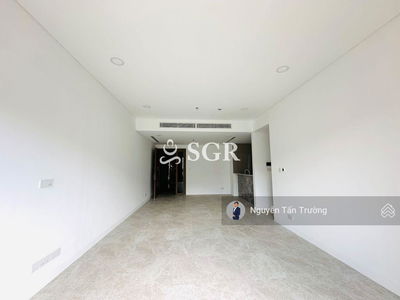 The River Thủ Thiêm, Vietnam  The River Thủ Thiêm, Vietnam