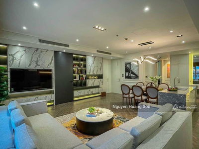 D’. Le Roi Soleil, Vietnam D’. Le Roi Soleil, Vietnam