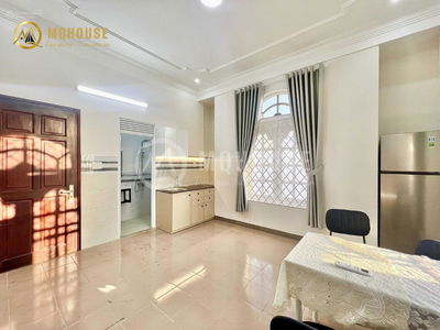 Dang Thuy Tram Street, Vietnam Dang Thuy Tram Street, Vietnam