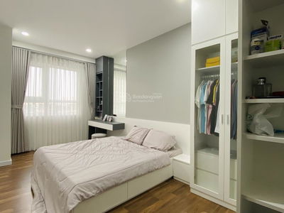 Topaz Elite, Vietnam Topaz Elite, Vietnam