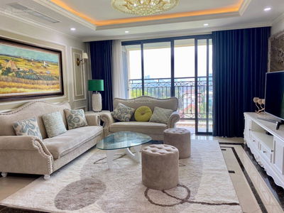 D’. Le Roi Soleil, Vietnam D’. Le Roi Soleil, Vietnam