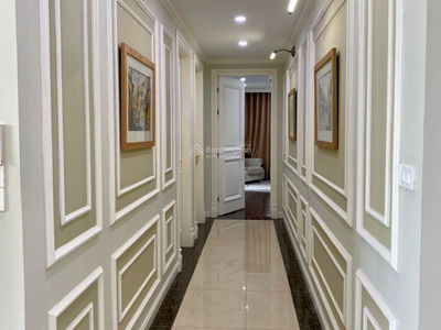 D’. Le Roi Soleil, Vietnam D’. Le Roi Soleil, Vietnam