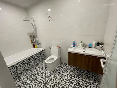 Topaz Elite, Vietnam Topaz Elite, Vietnam