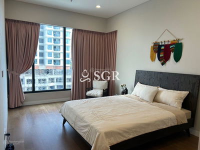 The River Thủ Thiêm, Vietnam  The River Thủ Thiêm, Vietnam