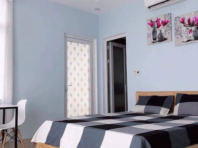 Tran Nhan Tong Street, Vietnam  Tran Nhan Tong Street, Vietnam