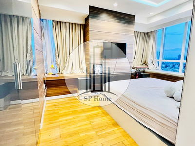 Sunrise City, Vietnam Sunrise City, Vietnam