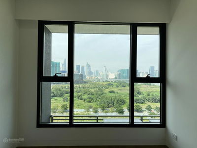 The River Thủ Thiêm, Vietnam  The River Thủ Thiêm, Vietnam