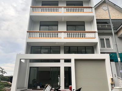 Gehäuse In Nha Be, Vietnam Gehäuse In Nha Be, Vietnam