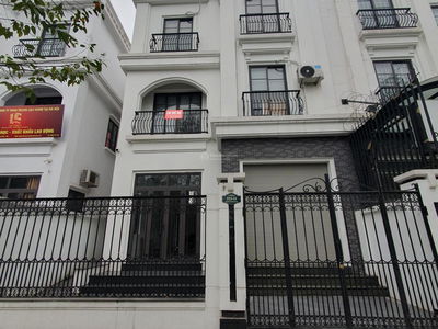 Gehäuse In Ha GJong, Vietnam Gehäuse In Ha GJong, Vietnam