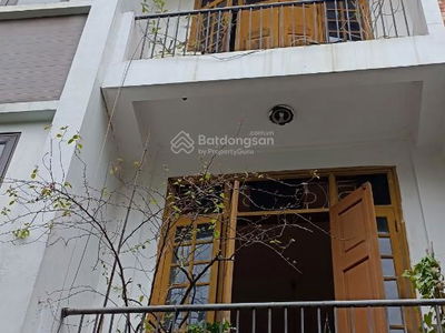 Gehäuse In Ha GJong, Vietnam Gehäuse In Ha GJong, Vietnam