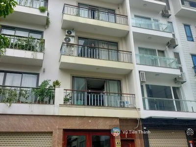 Gehäuse In Ha GJong, Vietnam Gehäuse In Ha GJong, Vietnam